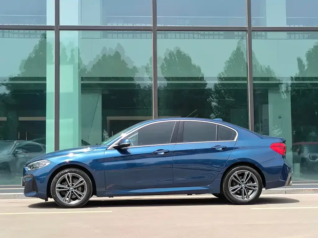 BMW 1 Series 2021 из CN, фото 2