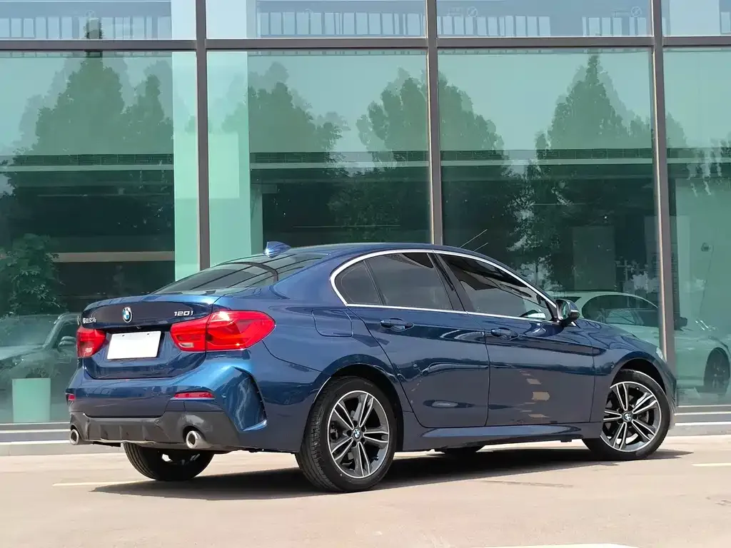 BMW 1 Series 2021 из CN, фото 9