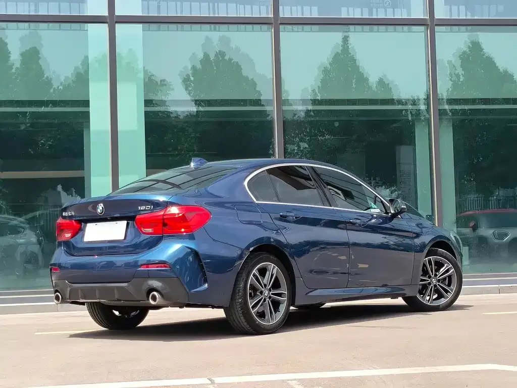 BMW 1 Series 2021 из CN, фото 5