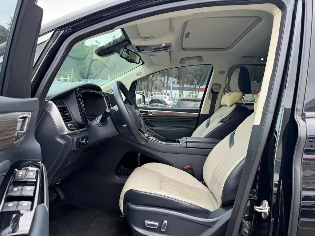 GAC Motor Trumpchi M8 — фото 10