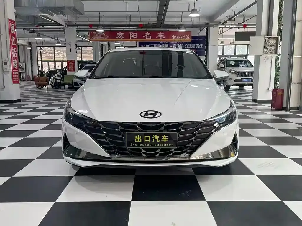 Hyundai Elantra — фото 10