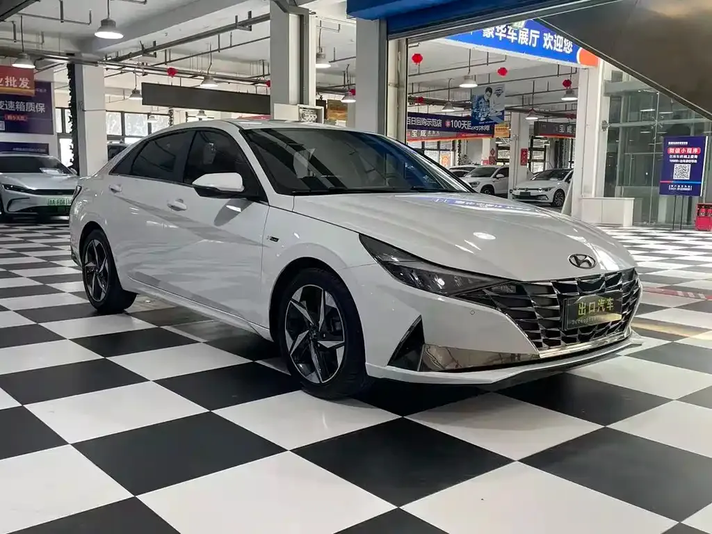 Hyundai Elantra — фото 6