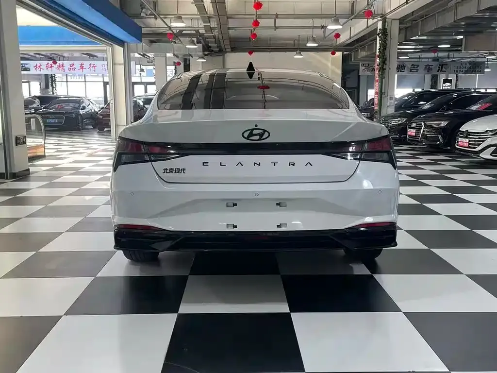 Hyundai Elantra — фото 9