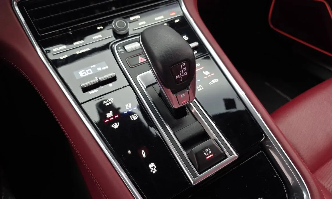 Porsche Panamera 2023 из KR, фото 6