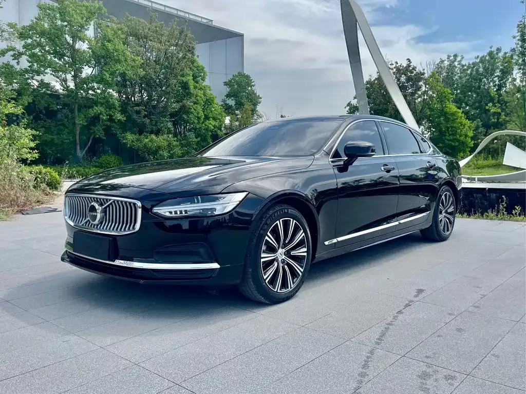 Volvo S90 — фото 1