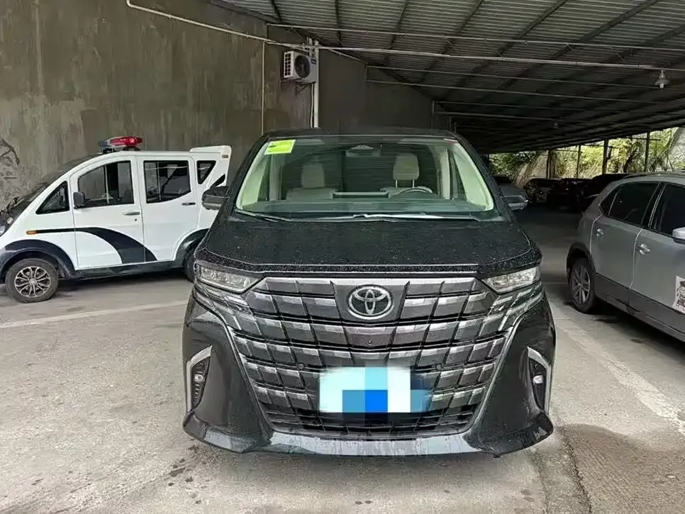Toyota Alphard — фото 5