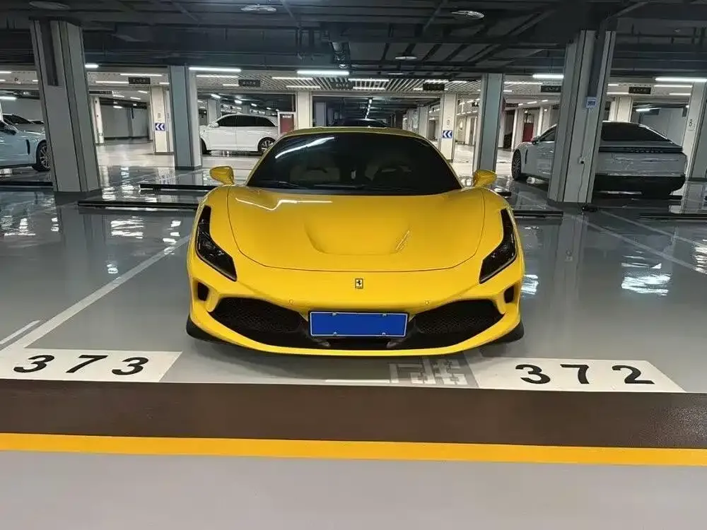 Ferrari F8 — фото 1
