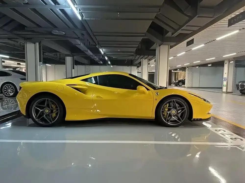 Ferrari F8 — фото 4