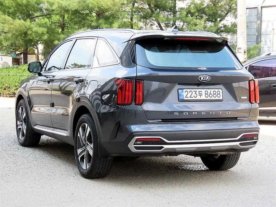 Kia Sorento — фото 8
