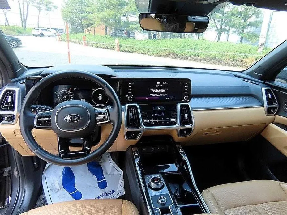 Kia Sorento — фото 9