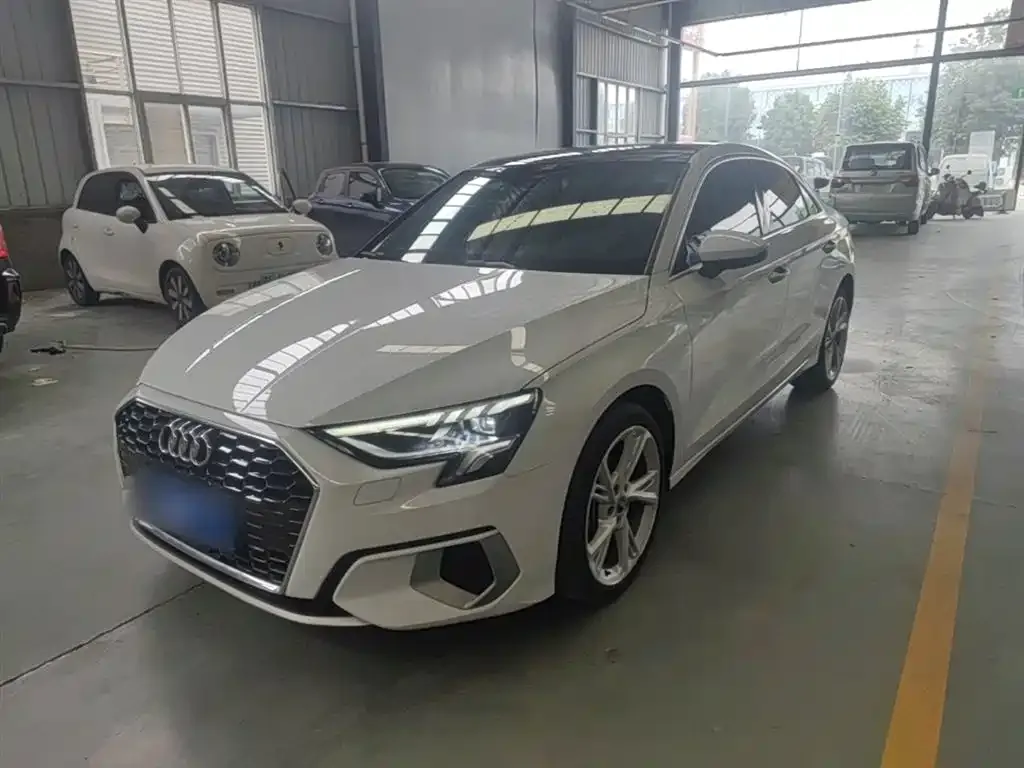 Audi A3 — фото 1
