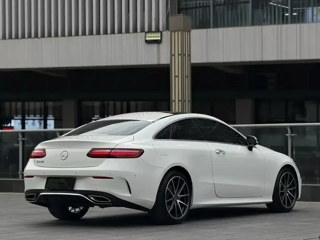 Mercedes-Benz E-Class (Import) — фото 4
