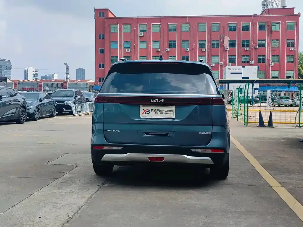 Kia Carnival 2023 из CN, фото 7