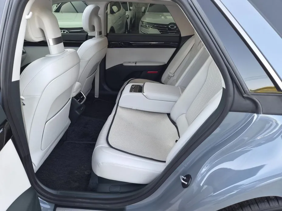 Hyundai Grandeur 2023 из KR, фото 2