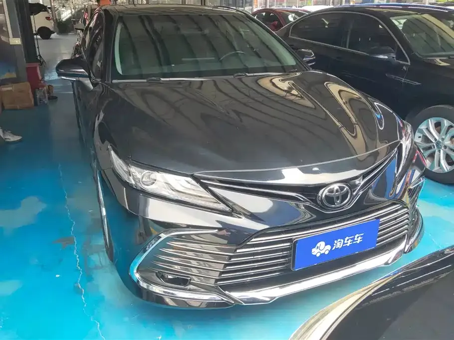 Toyota Camry — фото 5