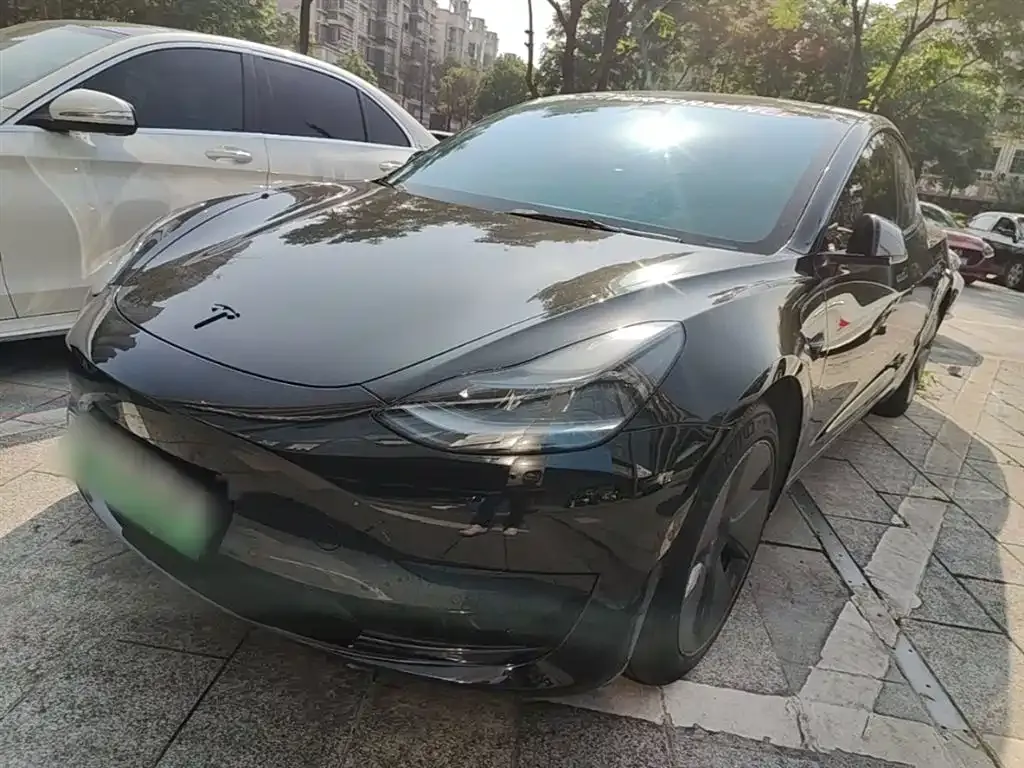 Tesla Model 3 — фото 5