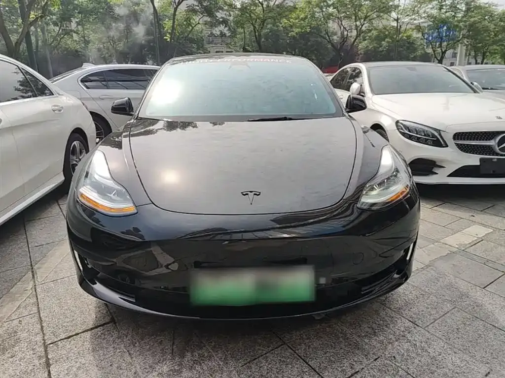 Tesla Model 3 — фото 9