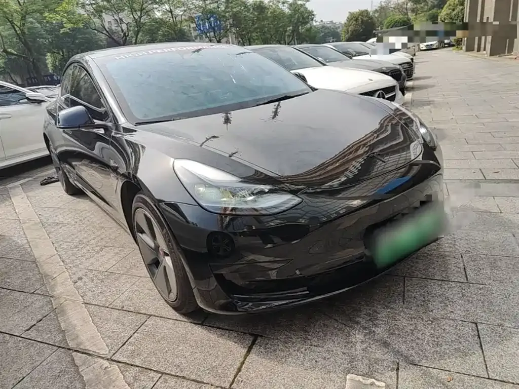 Tesla Model 3 — фото 10