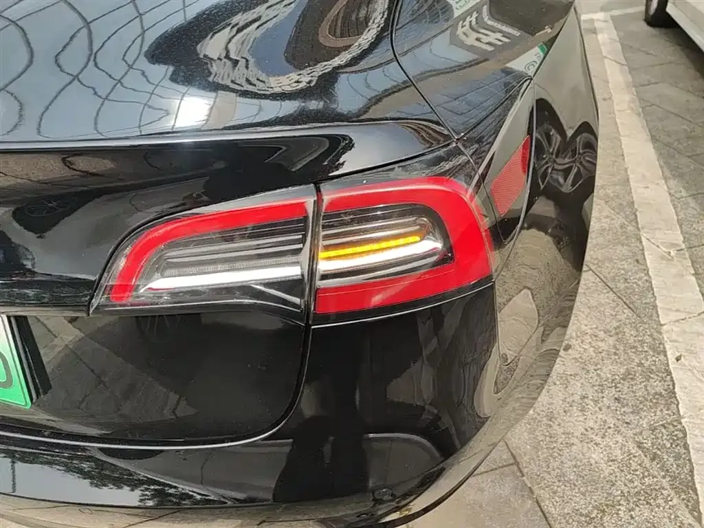 Tesla Model 3 — фото 6