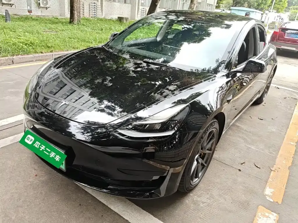 Tesla Model 3 — фото 1
