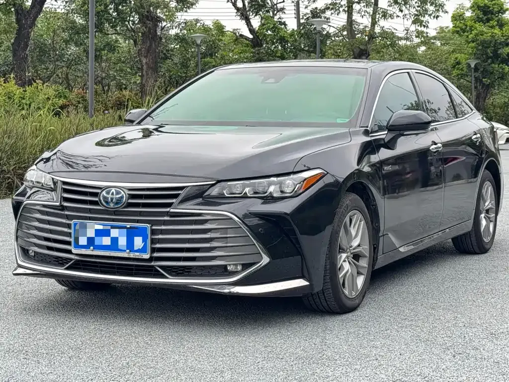 Toyota Avalon — фото 1