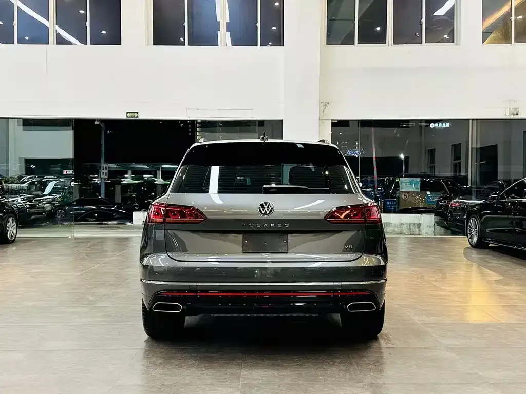 Volkswagen Touareg — фото 5
