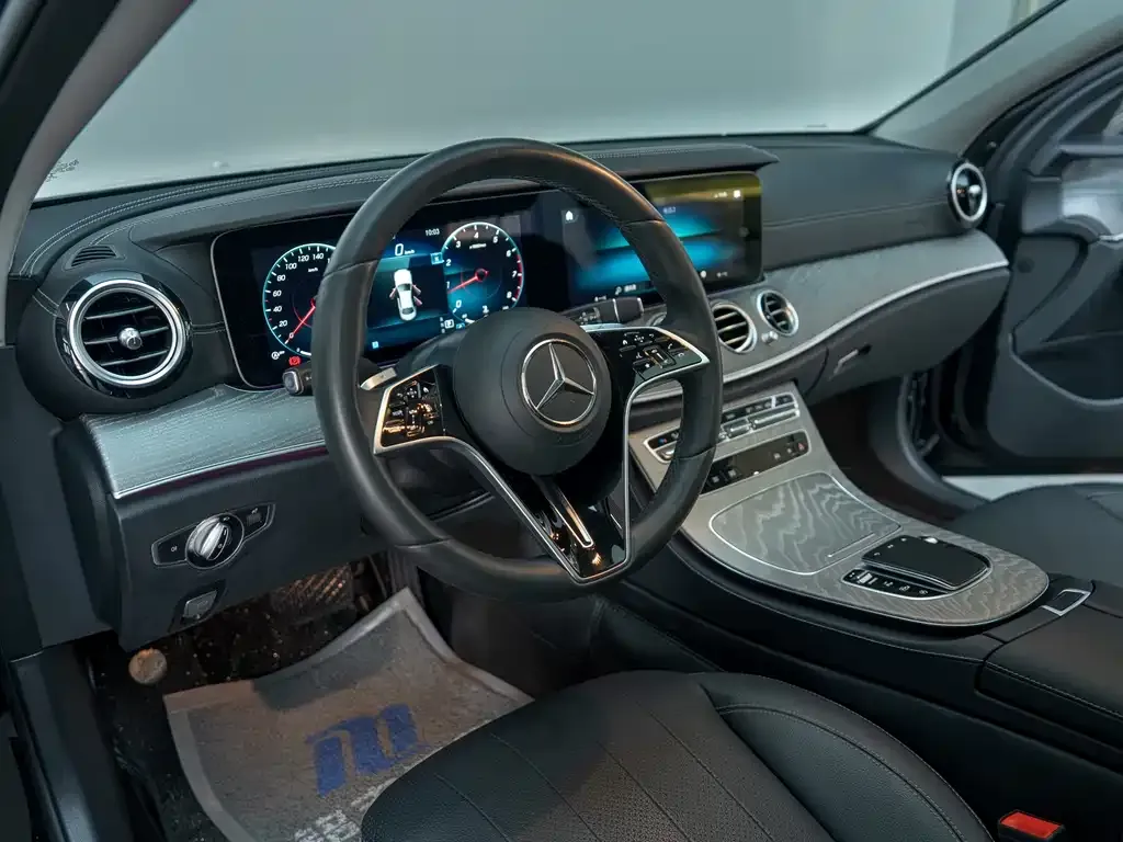 Mercedes-Benz E-Class — фото 10