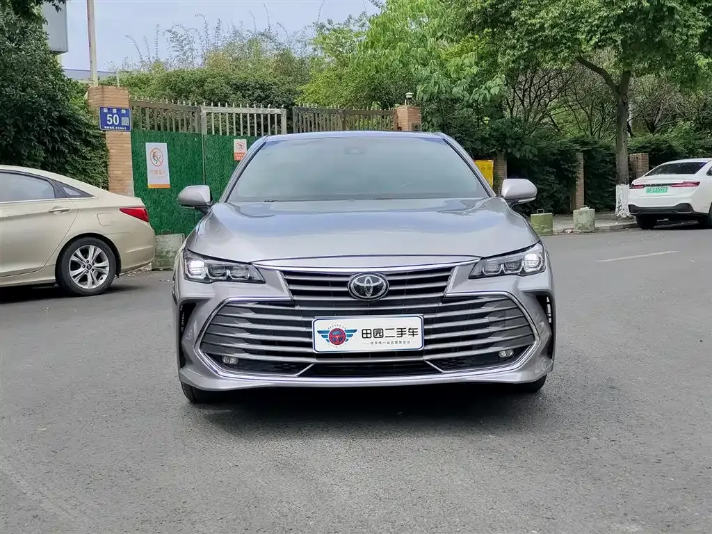 Toyota Avalon — фото 10
