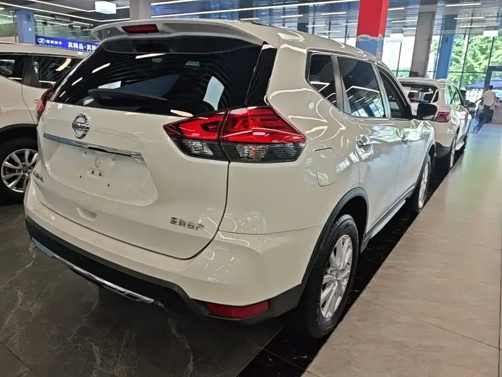 Nissan X-Trail — фото 10