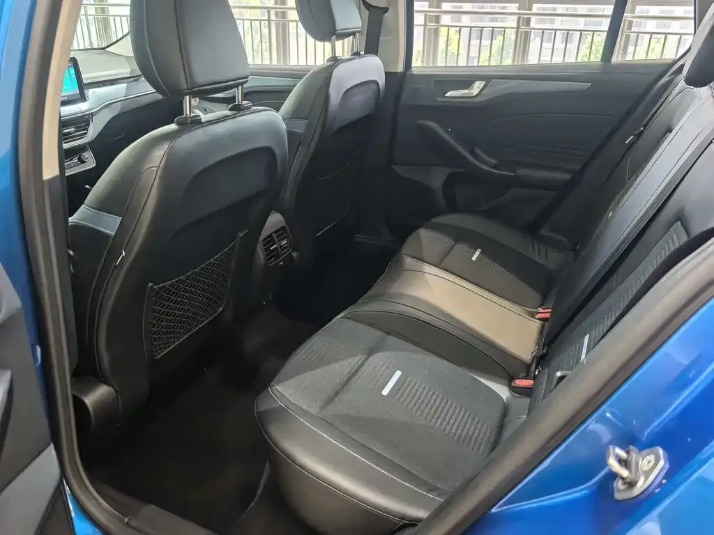 Ford Focus 2021 из CN, фото 9