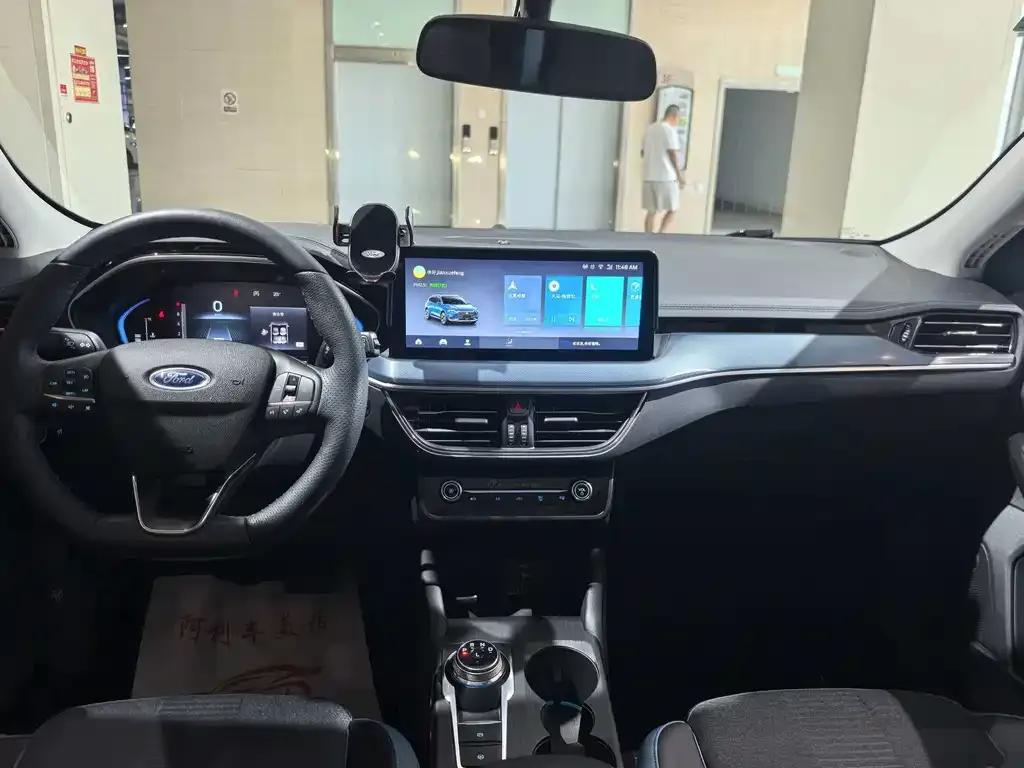 Ford Focus 2021 из CN, фото 8