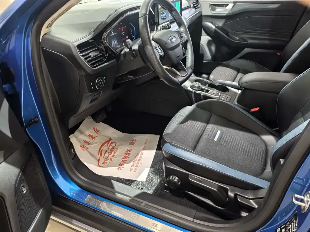 Ford Focus 2021 из CN, фото 7