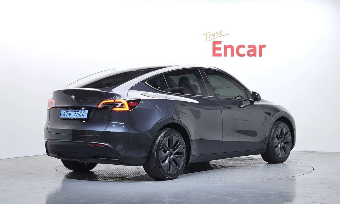 Tesla Model Y — фото 3