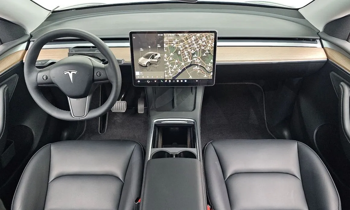 Tesla Model Y — фото 4