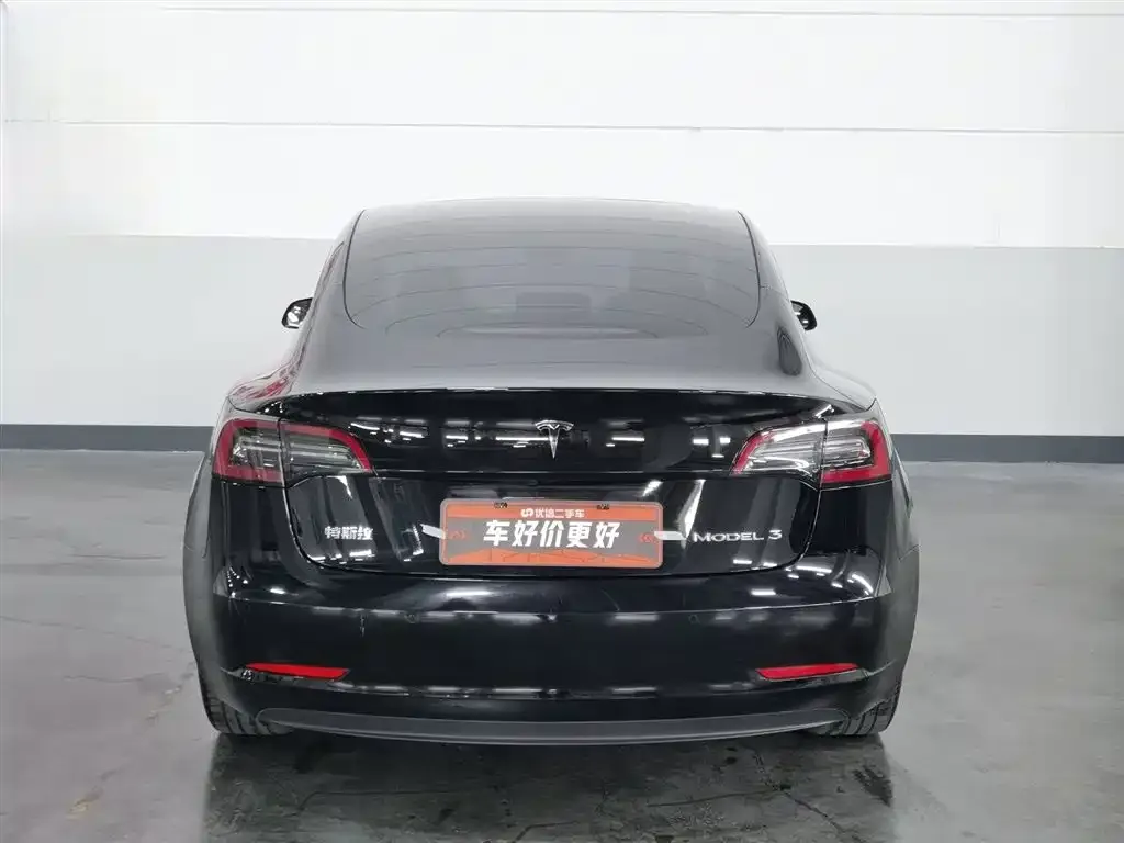 Tesla Model 3 — фото 3