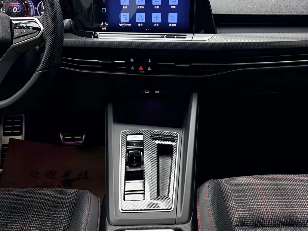 Volkswagen Golf GTI 2024 из CN, фото 3