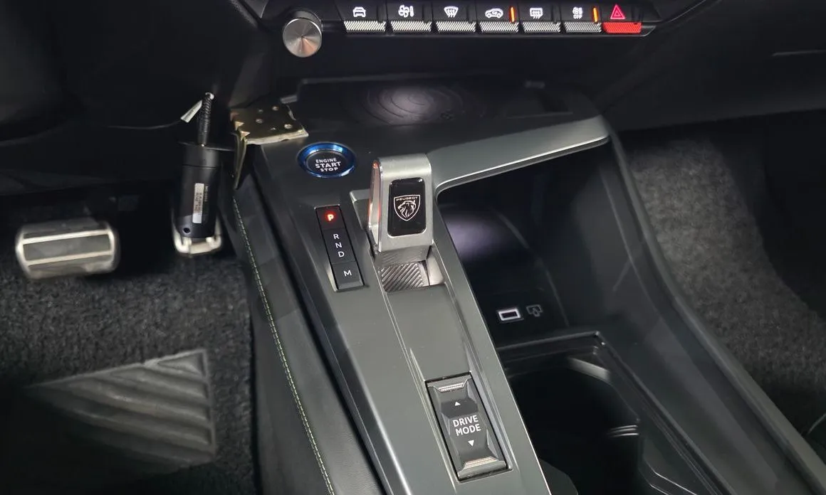 Peugeot 408 2023 из KR, фото 4