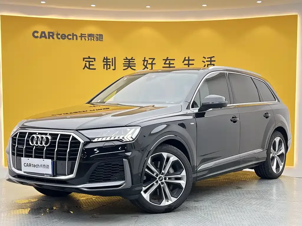 Audi Q7 — фото 1