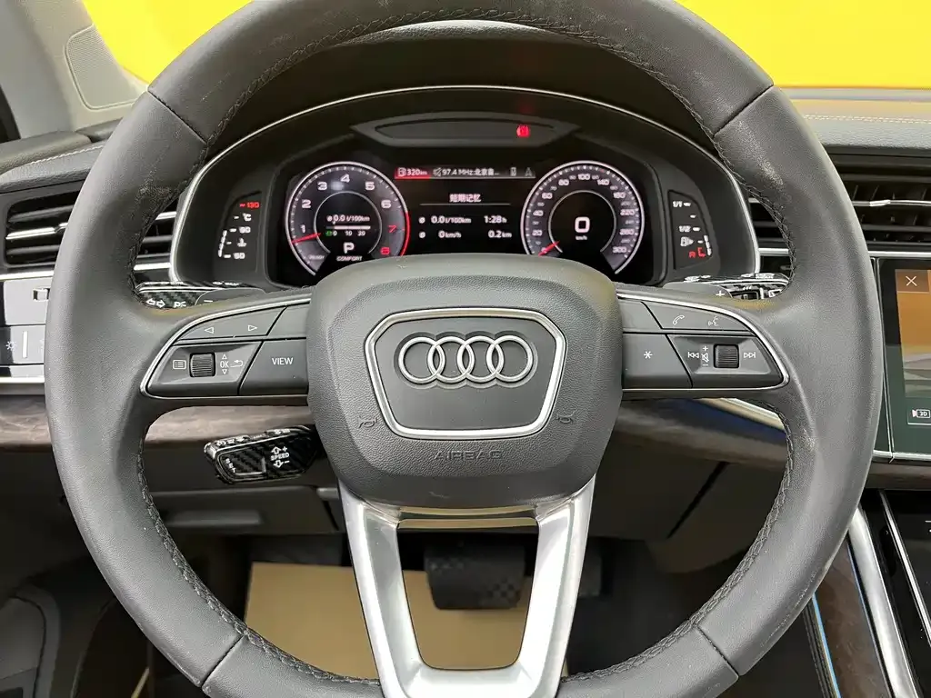 Audi Q7 — фото 6