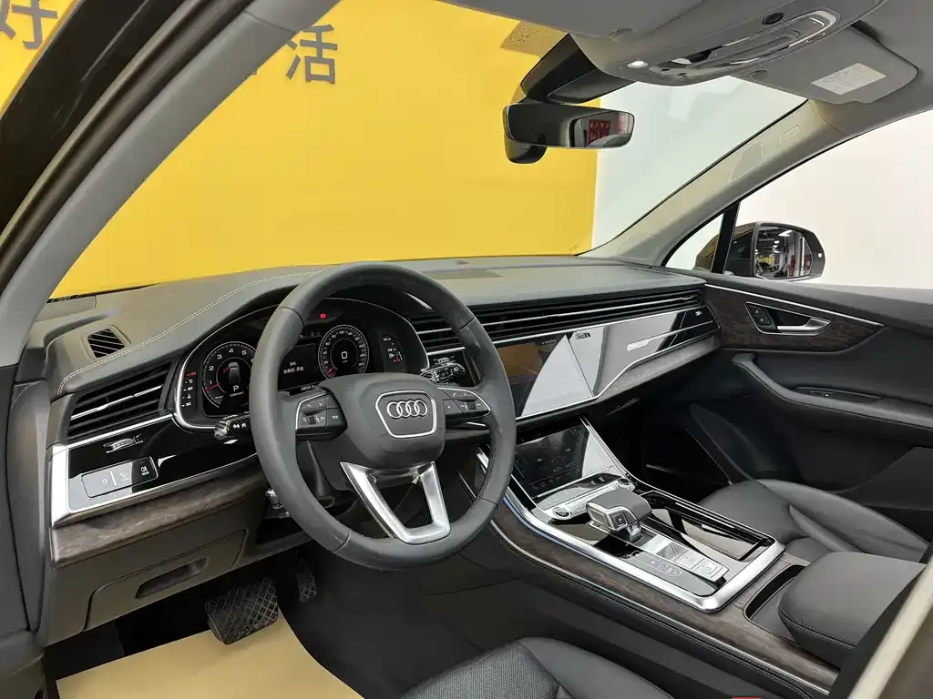 Audi Q7 — фото 5