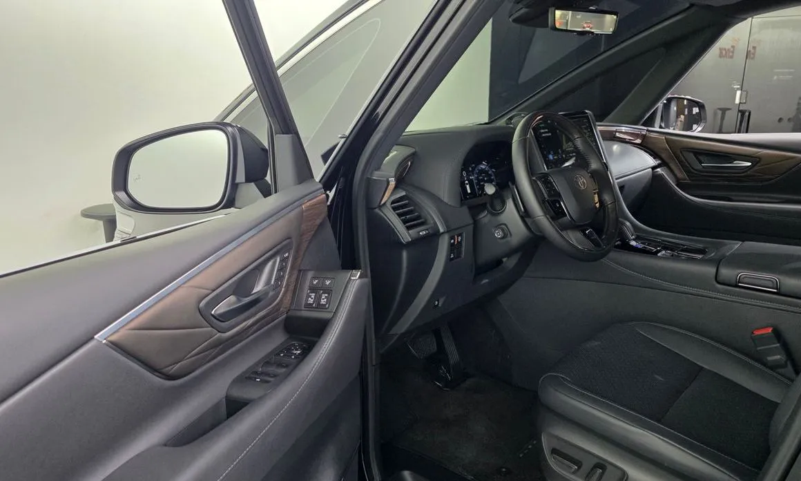 Toyota Alphard — фото 8