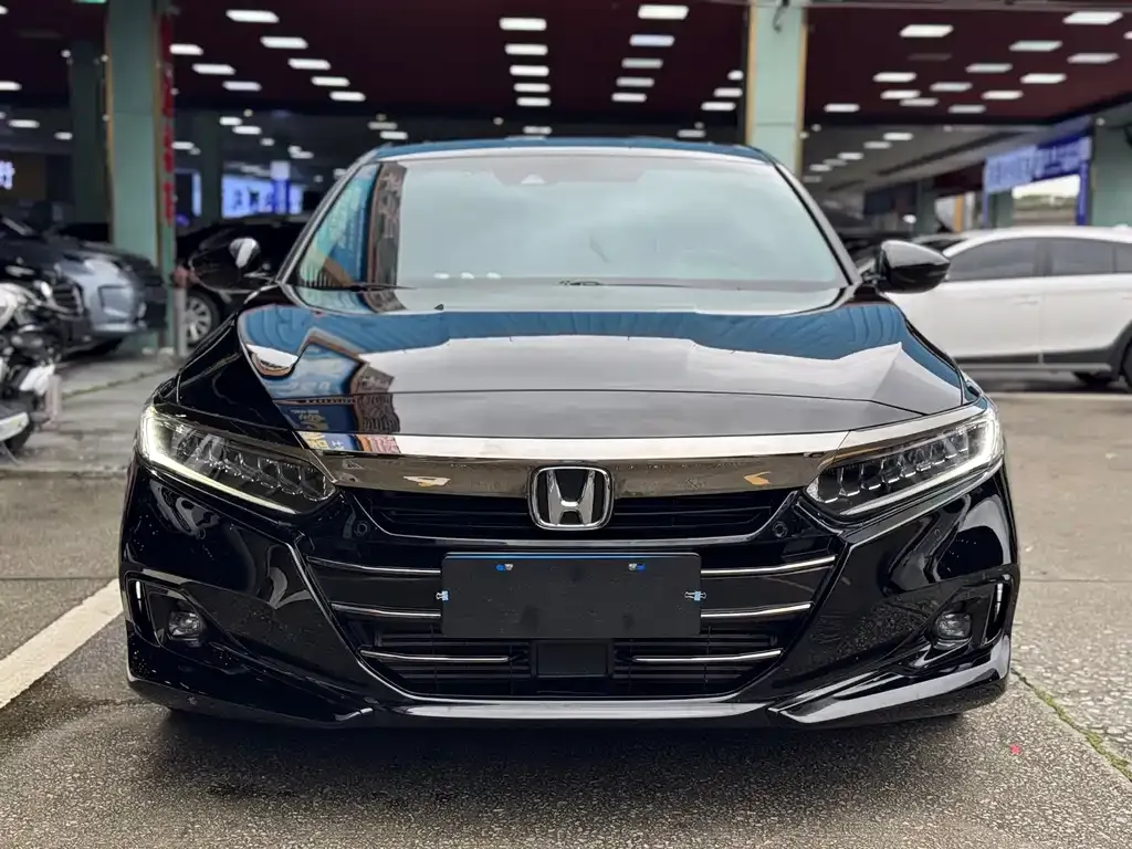 Honda Accord — фото 10