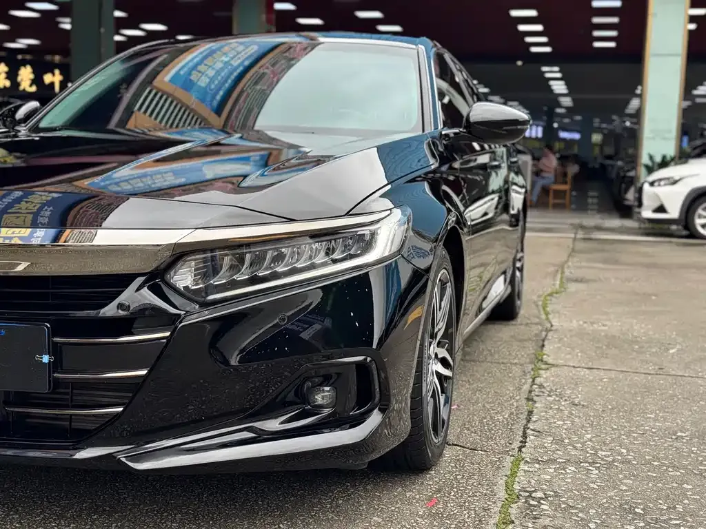 Honda Accord — фото 6