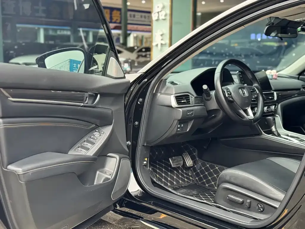 Honda Accord — фото 5