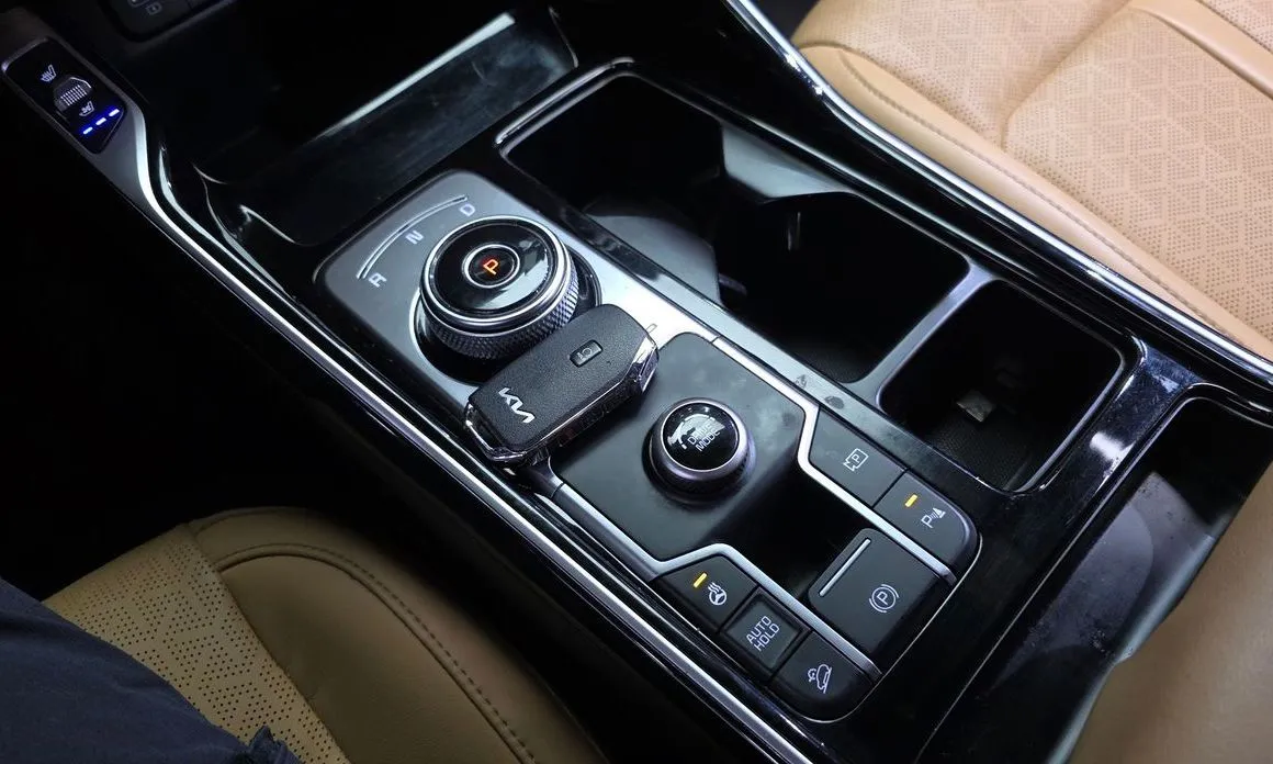 Kia Sorento — фото 9