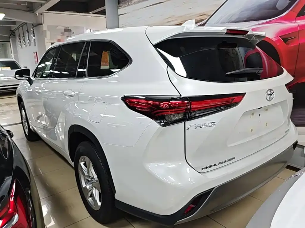 Toyota Highlander — фото 4