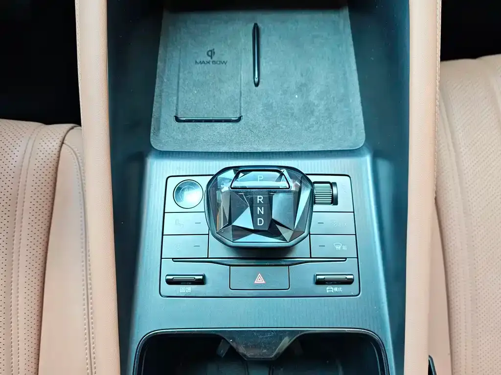 BYD L EV 2024 из CN, фото 2