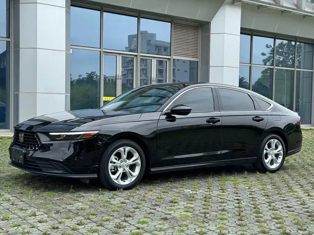 Honda Accord — фото 1