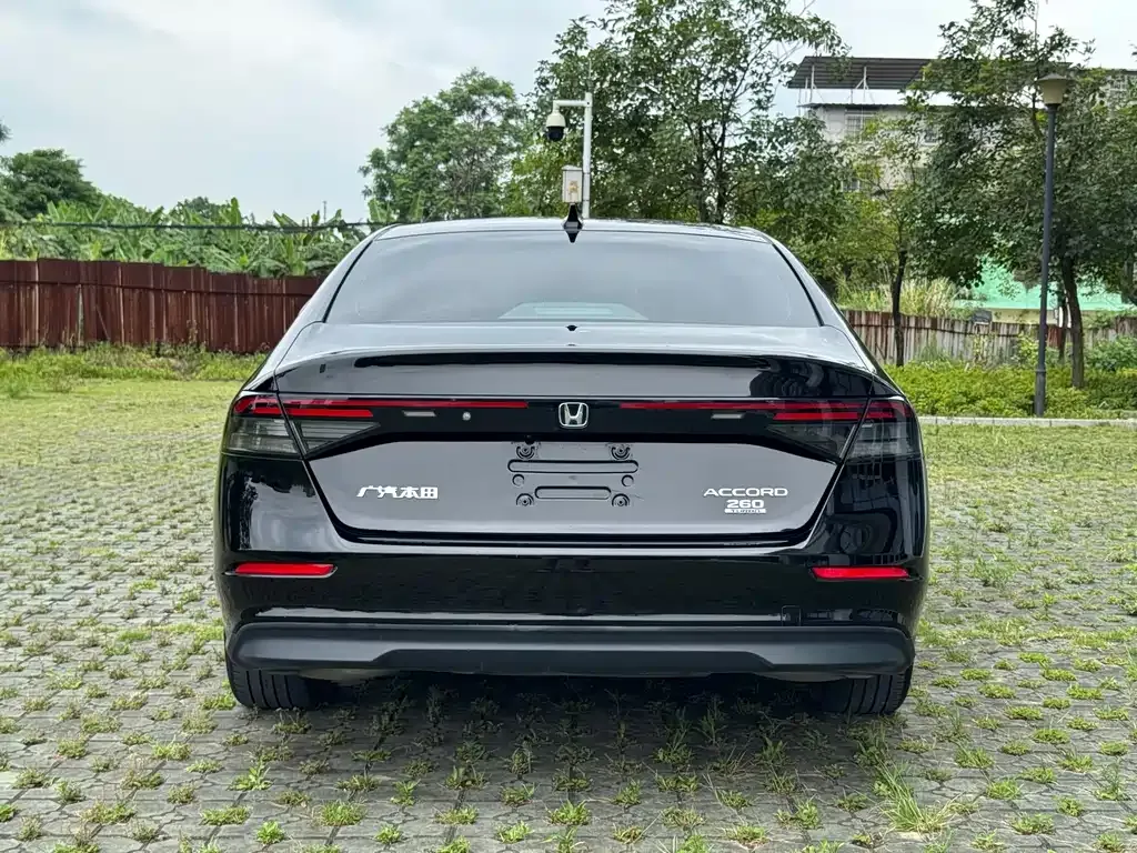 Honda Accord — фото 7
