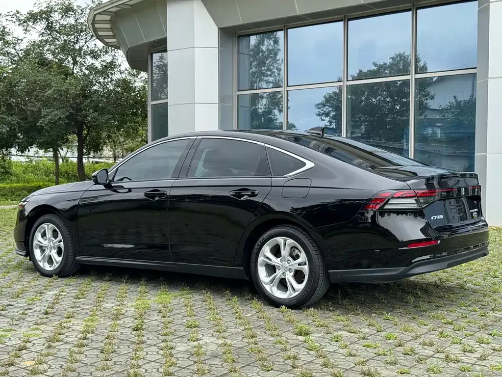 Honda Accord — фото 4